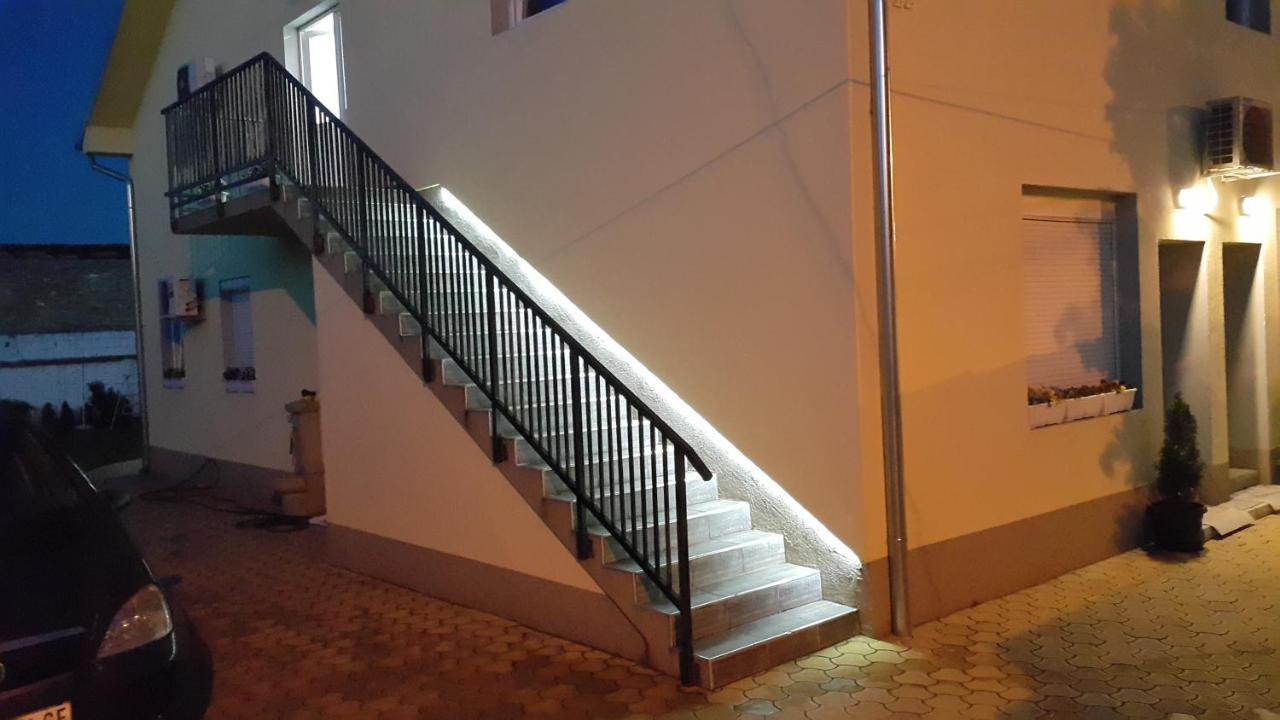 Zen Apartmani Нови Сад Екстериор снимка